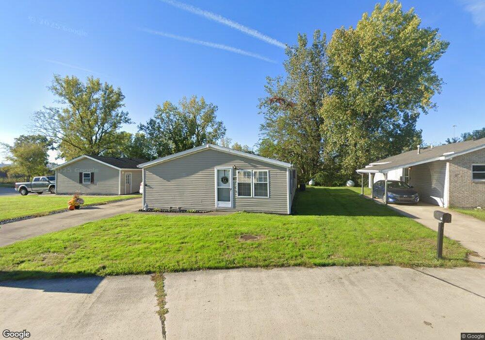 15 Eastlake Dr, Wapakoneta, OH 45895 - photo 1