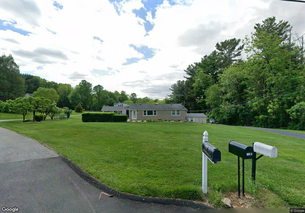 60 S Chestnut St, Macungie, PA 18062 - photo 1