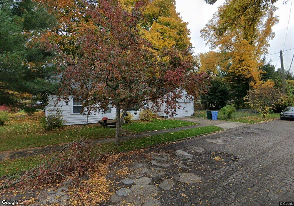 600 E Greenlawn Ave, Lansing, MI 48910 - photo 1