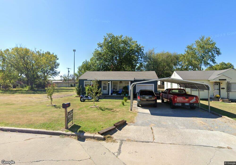 108 N Orphan St, Pryor, OK 74361 - photo 1