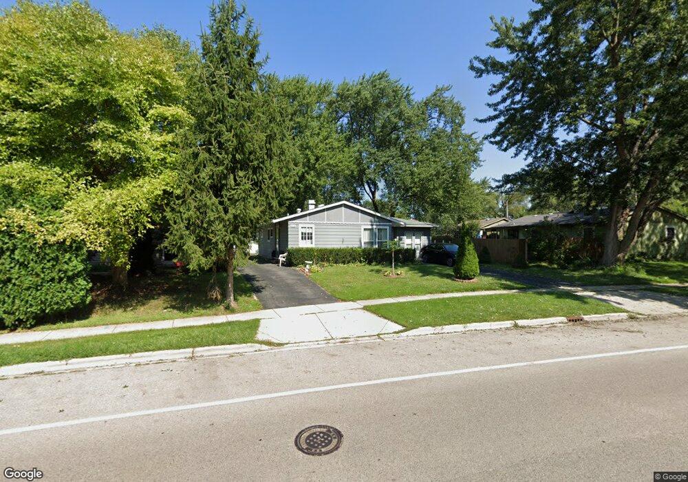 331 Tulsa Ave, Carpentersville, IL 60110 - photo 1