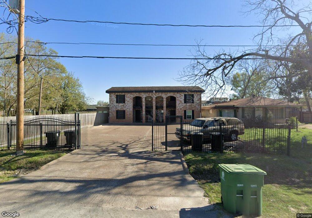 771 Lucky St unit 4, Houston, TX 77088 - photo 1