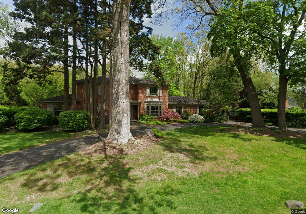 574 Overbrook Rd, Bloomfield Hills, MI 48302 - photo 1