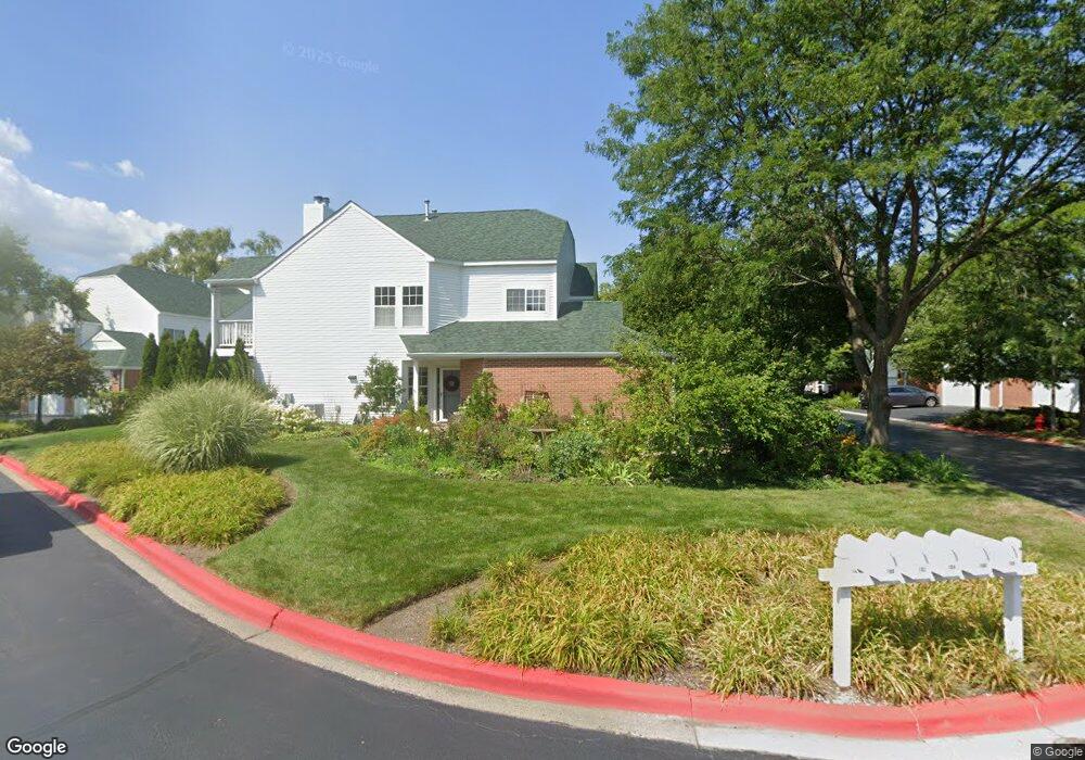 100 Welwyn St unit 13A, Lake Bluff, IL 60044 - photo 1