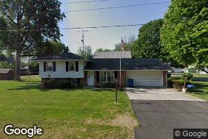 106 W 4th St, Tampico, IL 61283
