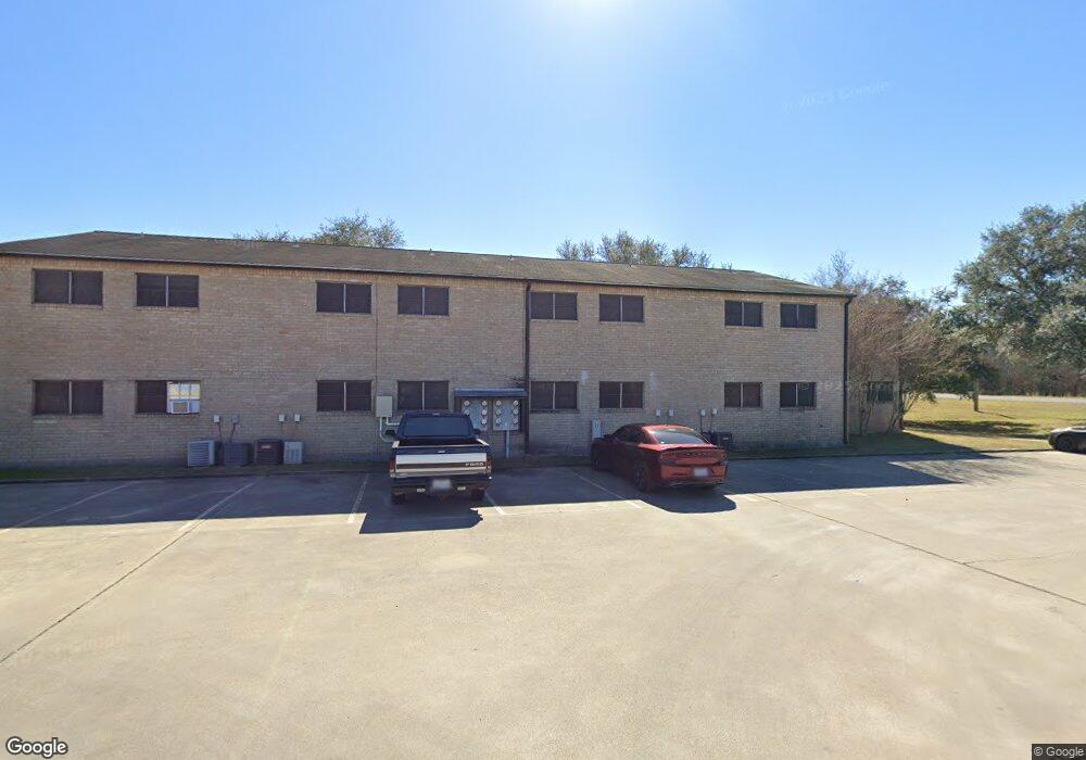 100 E Louise Dr, Beeville, TX 78102 - photo 1