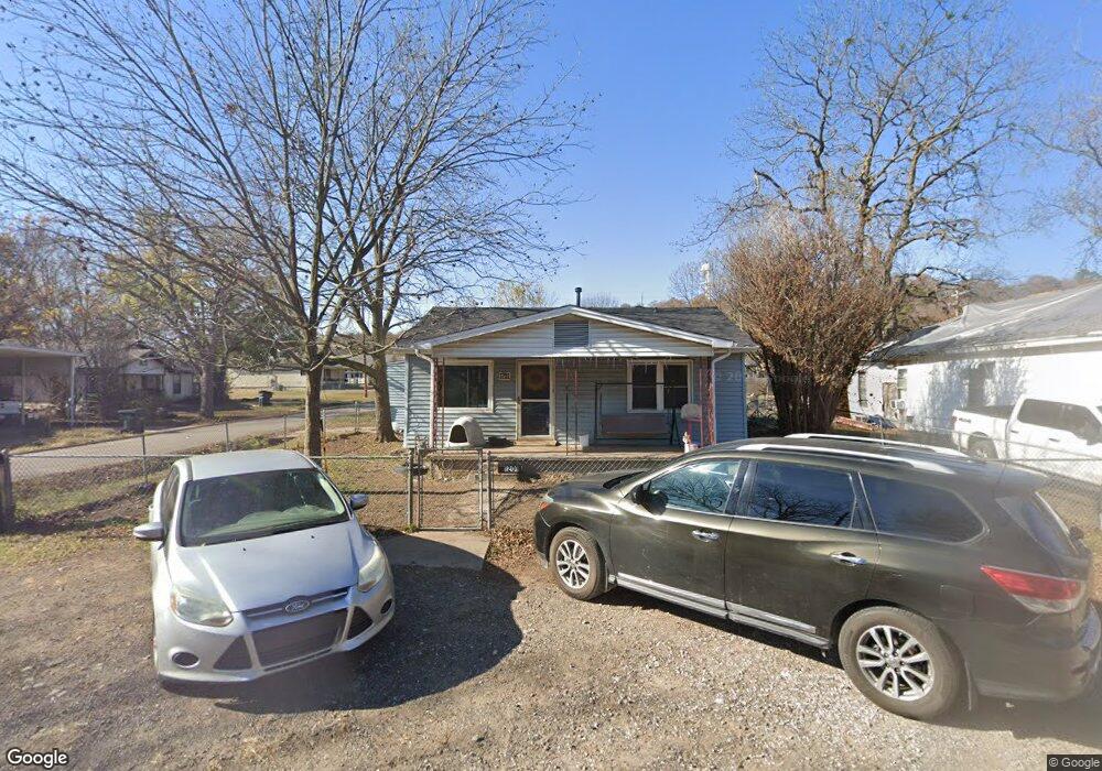 1201 N Dollins St, Henryetta, OK 74437 - photo 1