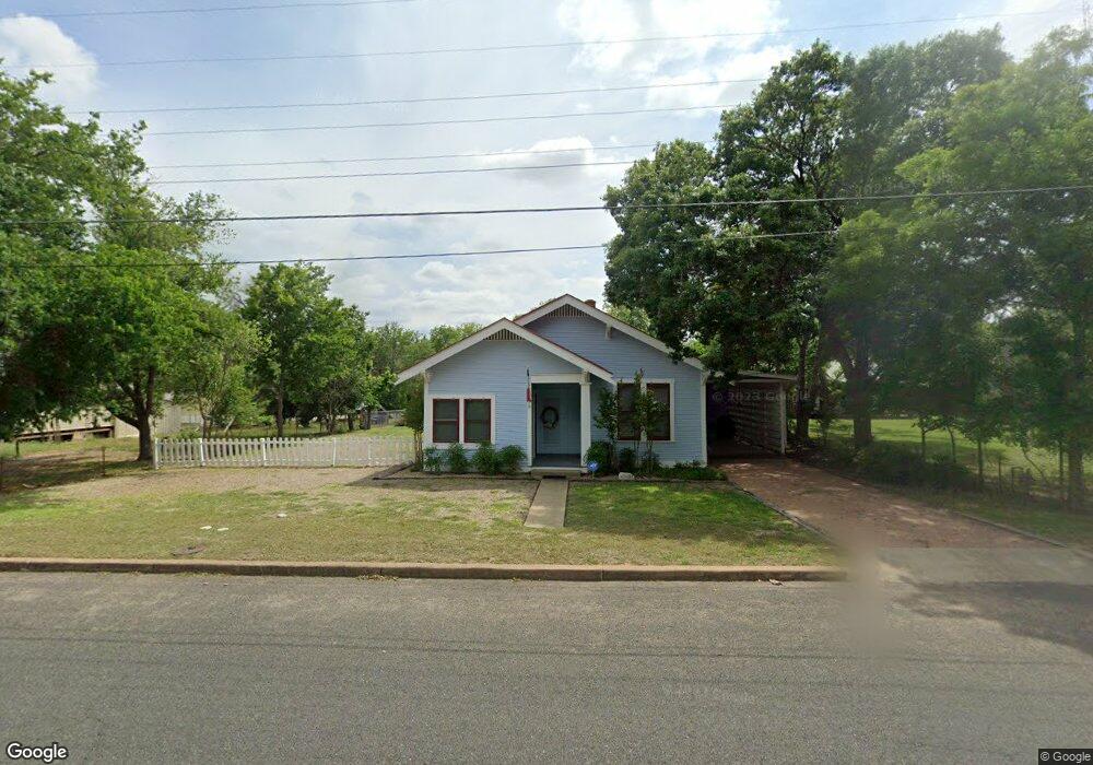 405 Fulton St, Fredericksburg, TX 78624 - photo 1
