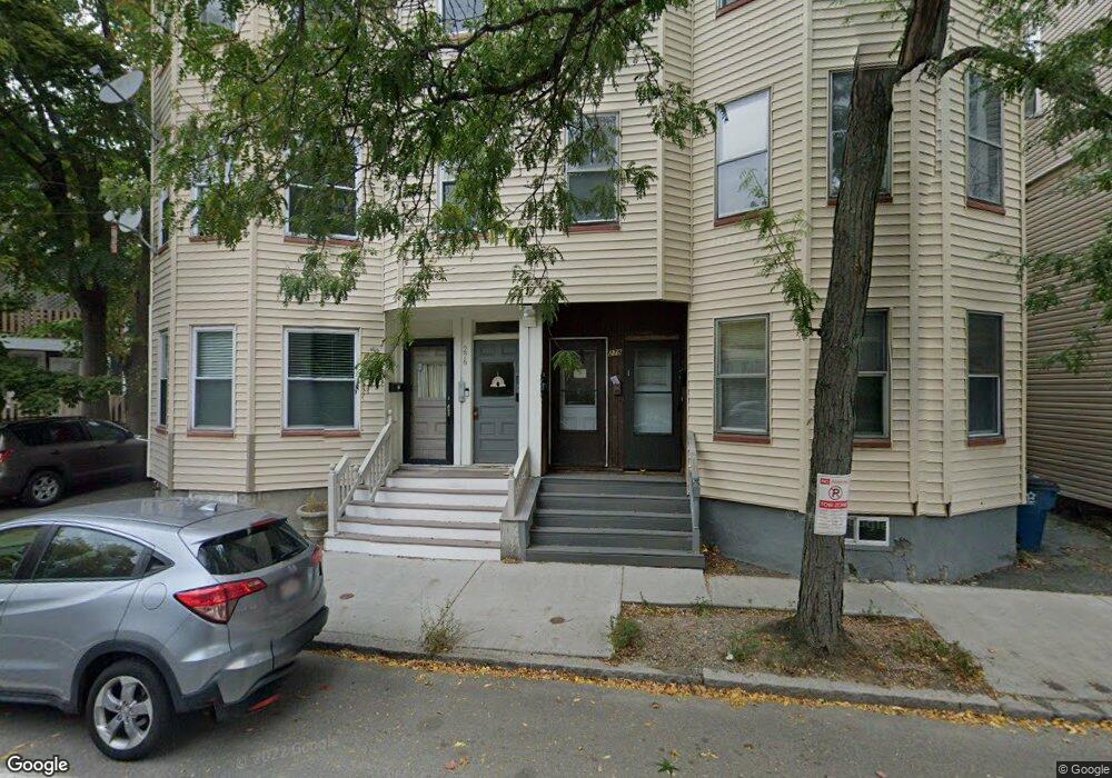 276 Cypress St unit 3,276, Brookline, MA 02445 - photo 1