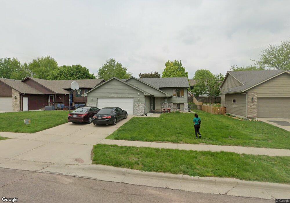 4908 E Blueridge Dr, Sioux Falls, SD 57110 - photo 1