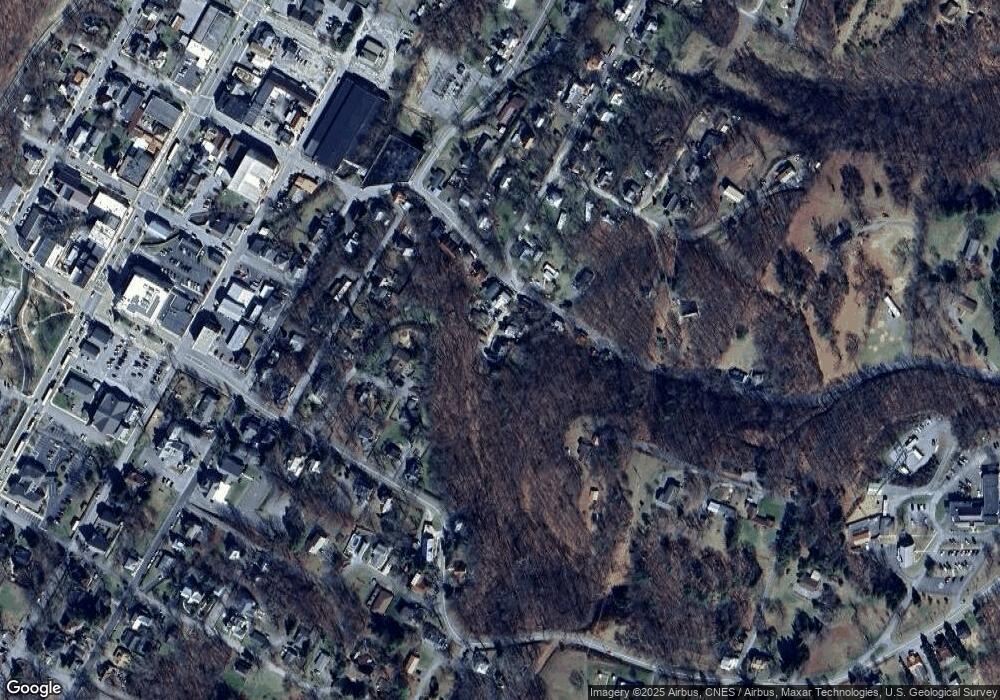 94 S Laurel Ave, Berkeley Springs, WV 25411 - photo 1