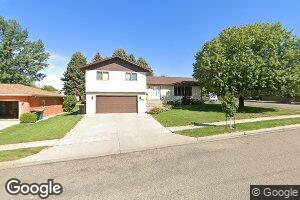 1026 Governor Ln, Bismarck, ND 58501