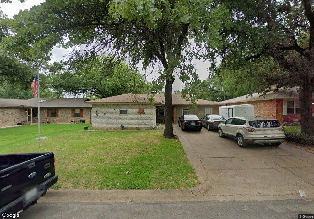 617 Oak Dr, Hurst, TX 76053 - photo 1