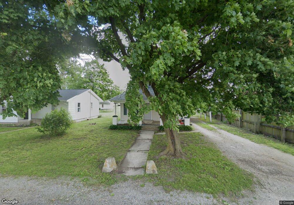 716 N 1st St, Mattoon, IL 61938 - photo 1