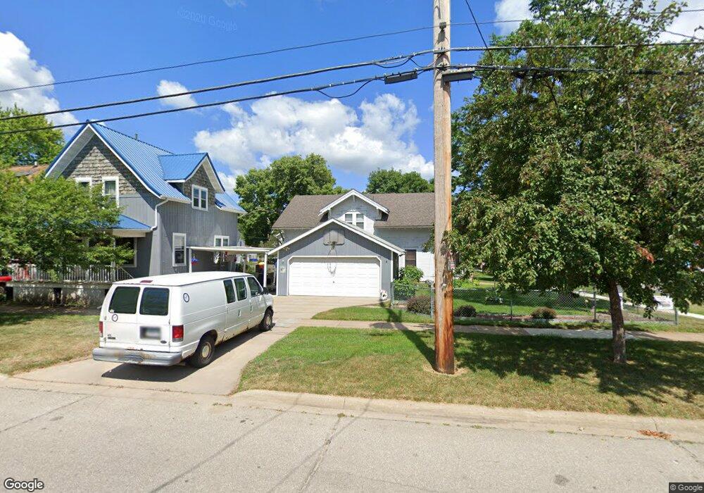 107 11th St NW, Cedar Rapids, IA 52405 - photo 1