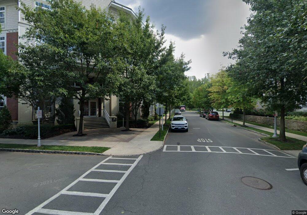 2103 Round Pointe Dr, Haverstraw, NY 10927 - photo 1