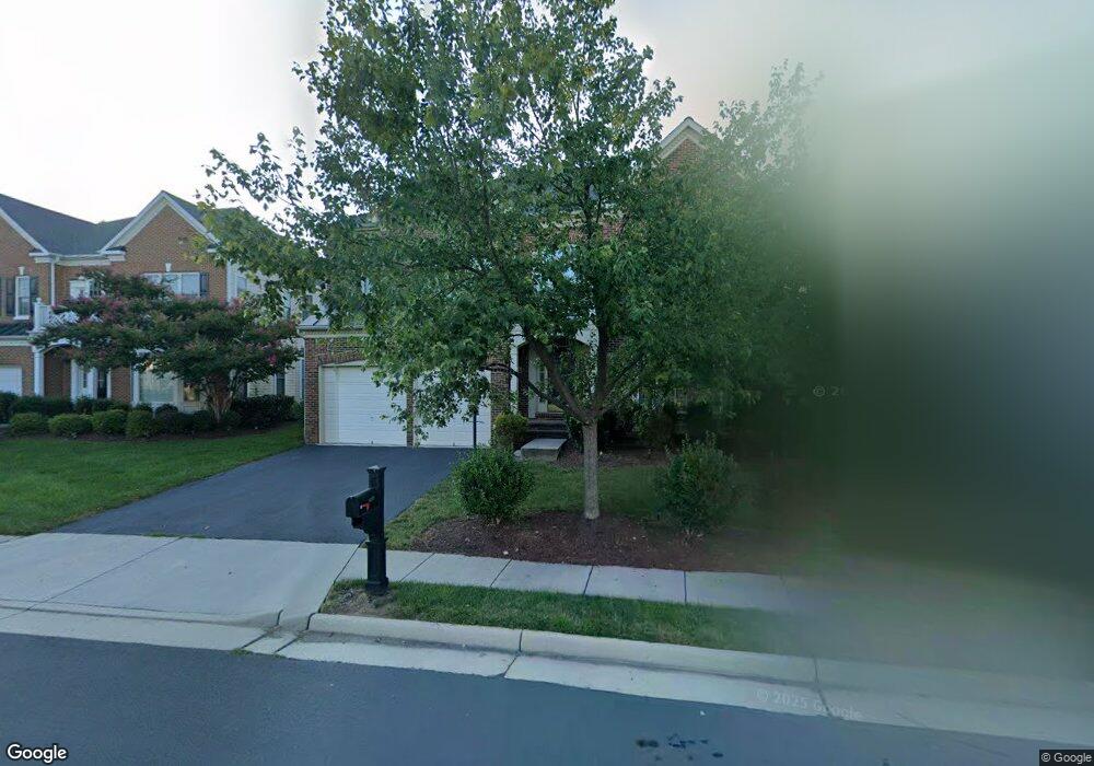 25642 South Village Dr, Chantilly, VA 20152 - photo 1