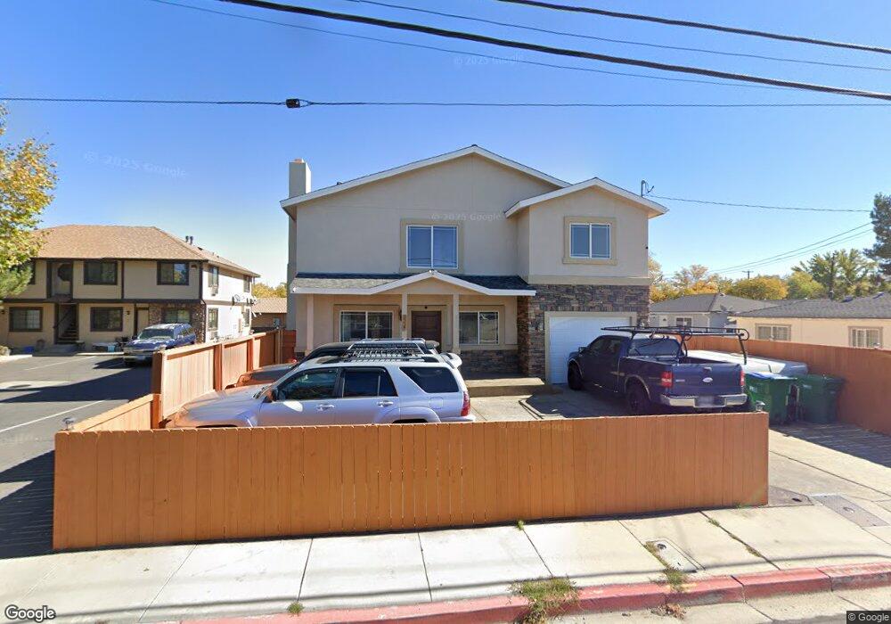 922 12th St, Sparks, NV 89431 - photo 1