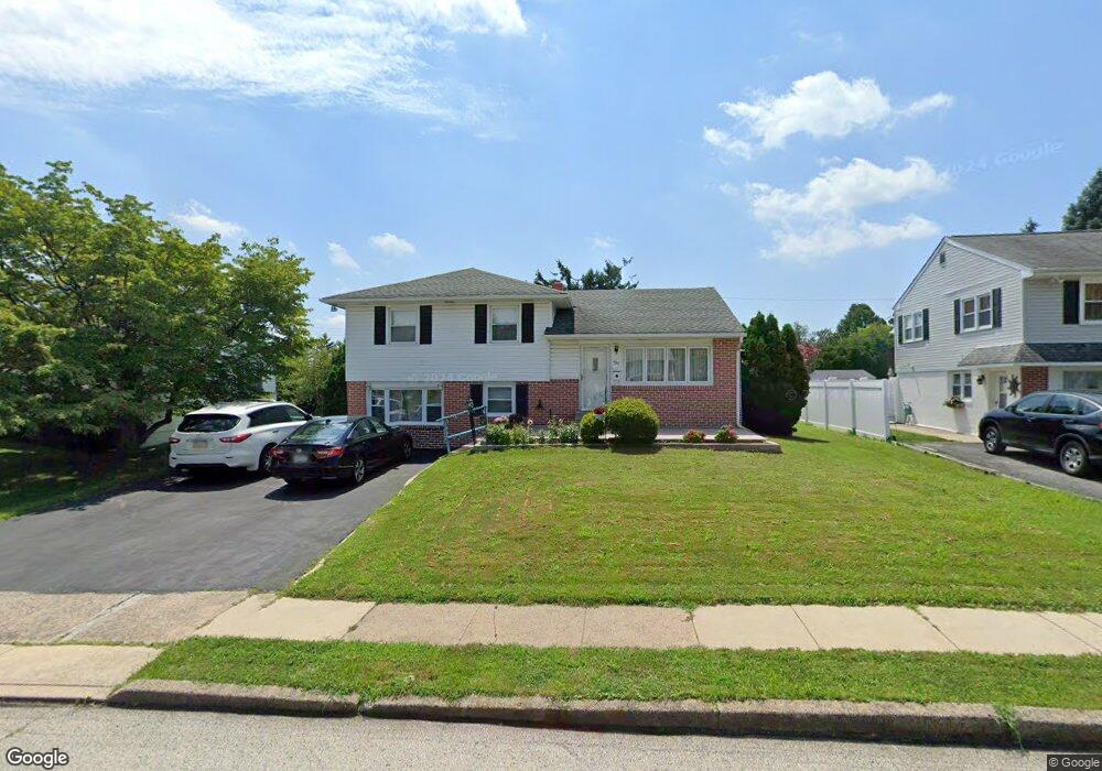 427 Portland Dr, Broomall, PA 19008 - photo 1