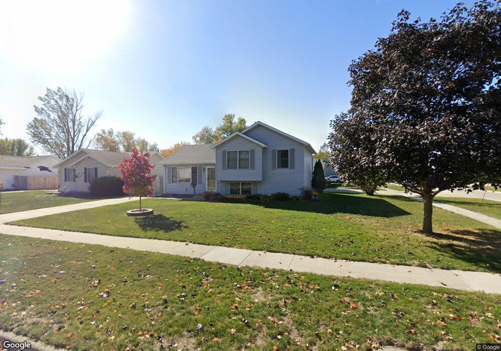 925 E 9th St N, Newton, IA 50208 - photo 1