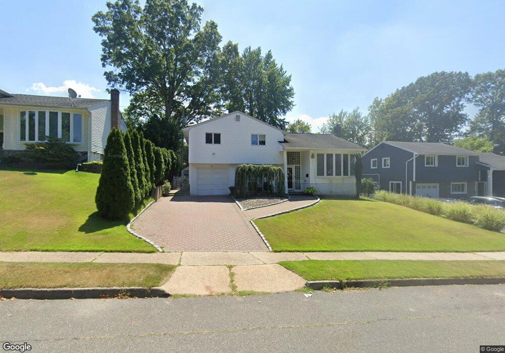 28 Mcloughlin St, Glen Cove, NY 11542 - photo 1