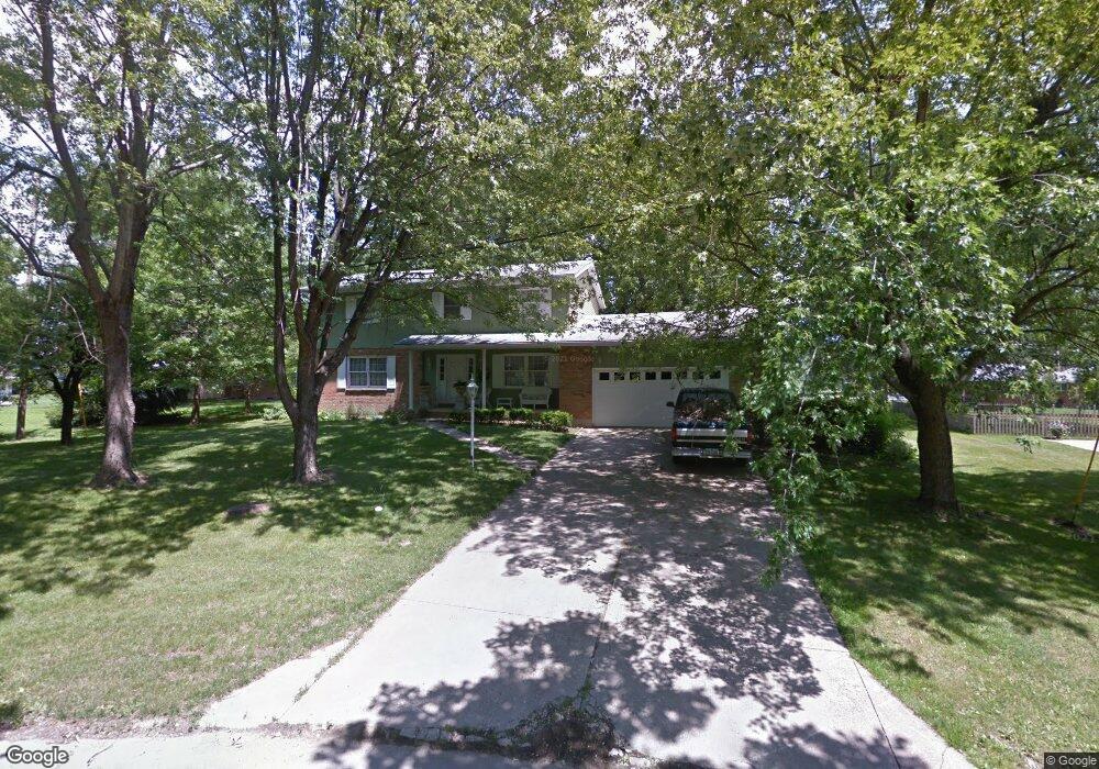 1561 Pro Dr, Lima, OH 45805 - photo 1