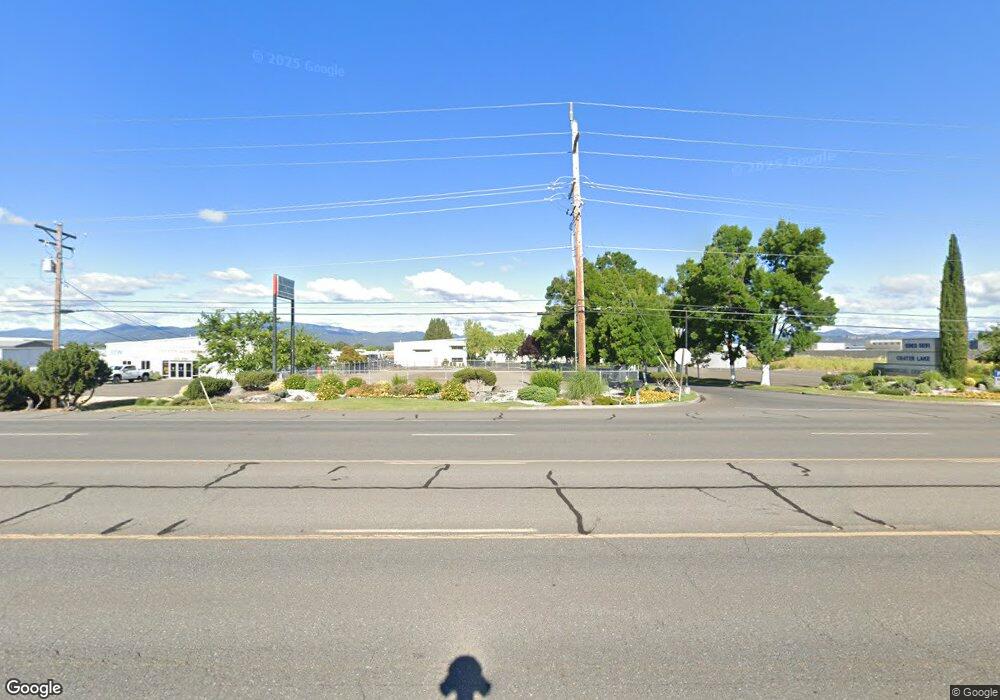 5877 Crater Lake Hwy, Central Point, OR 97502 - photo 1