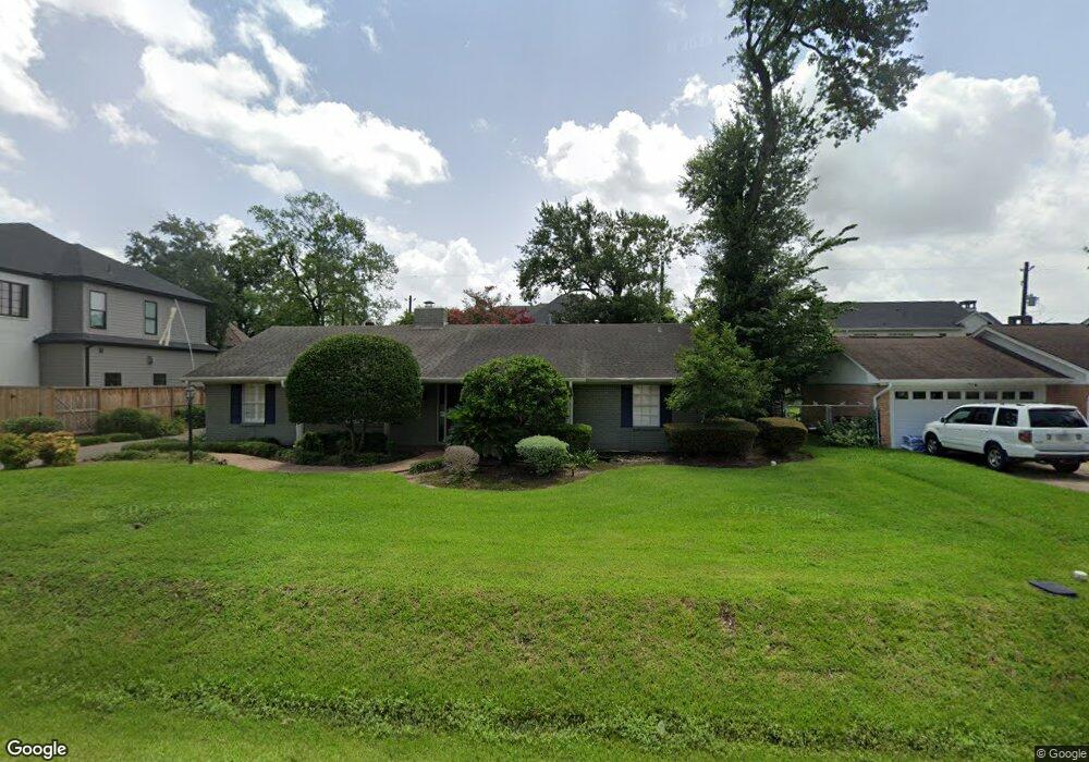 7910 N Villa Ct, Houston, TX 77055 - photo 1