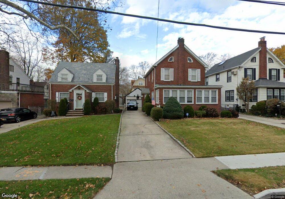 3338 Utopia Pkwy, Flushing, NY 11358 - photo 1