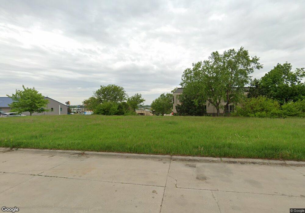 505 Gateway Place SW, Cedar Rapids, IA 52404 - photo 1