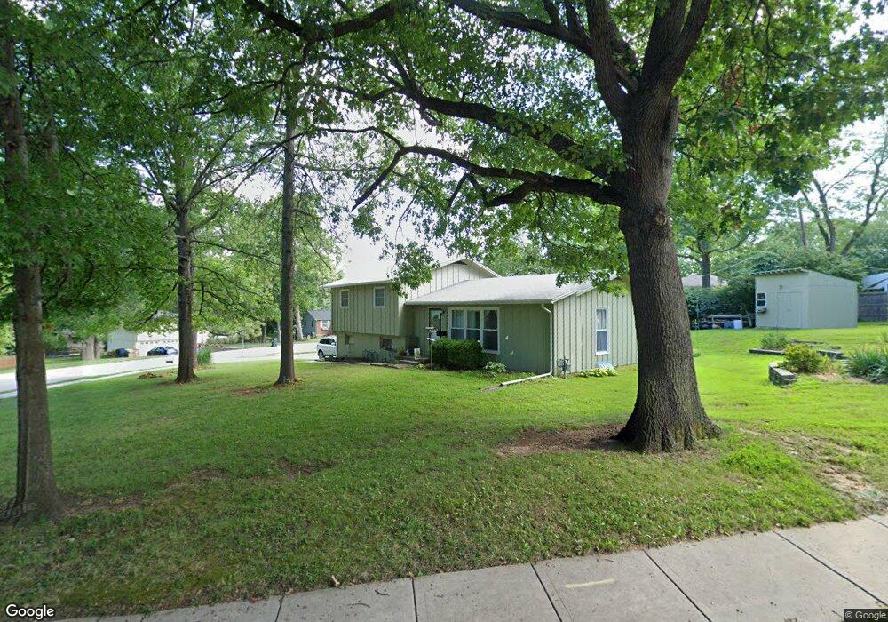 10105 W 69th St, Shawnee, KS 66203 - photo 1