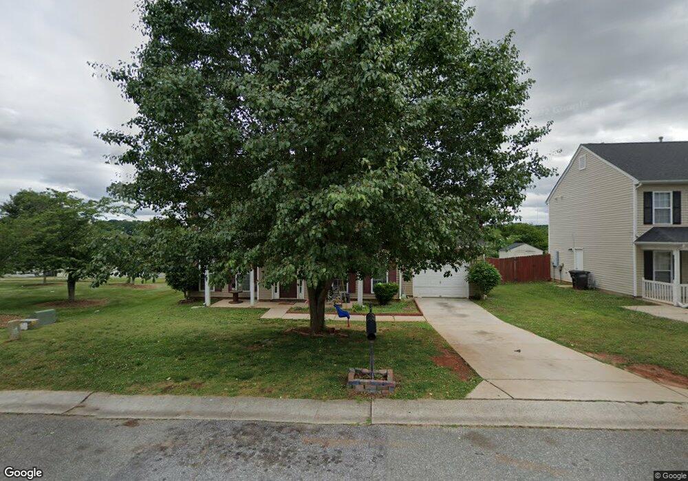 2124 Ballingarry Dr, Statesville, NC 28625 - photo 1