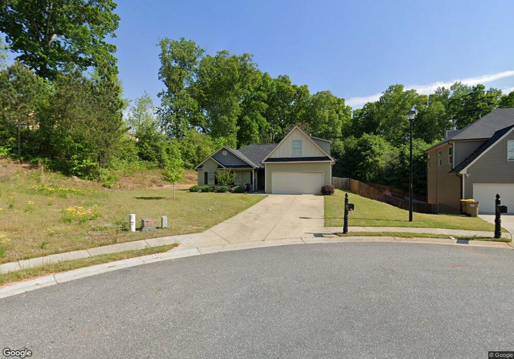 526 Highpoint Cir, Winder, GA 30680 - photo 1