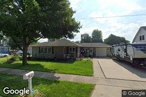 220 9th St, Aplington, IA 50604