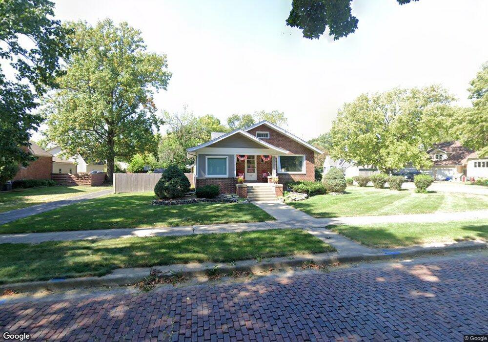 510 N Main St, Tuscola, IL 61953 - photo 1