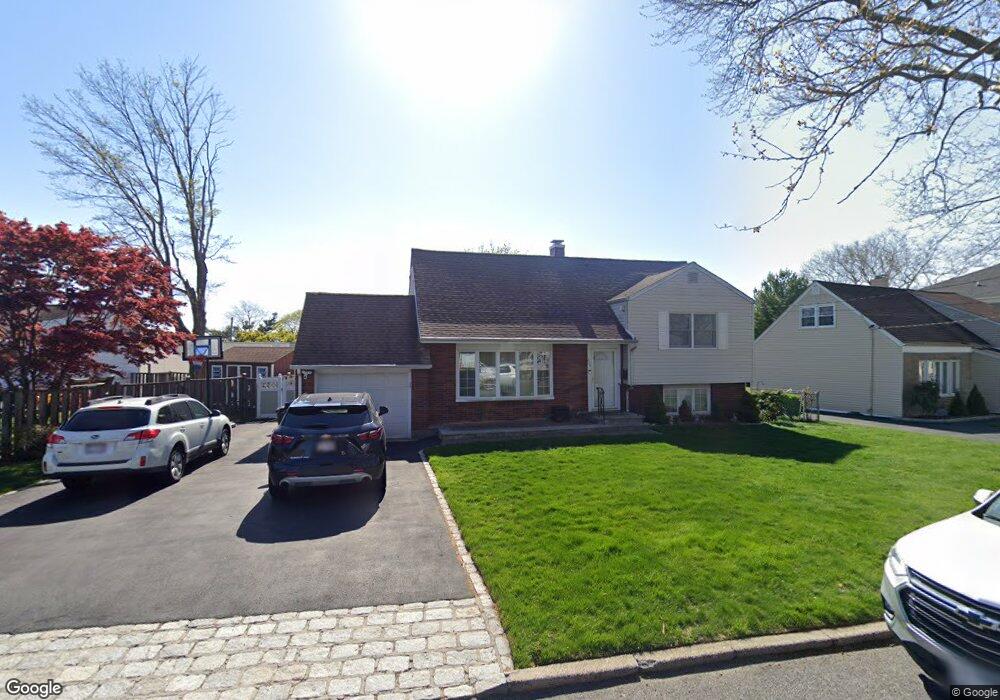 216 Remsen Rd, Yonkers, NY 10710 - photo 1
