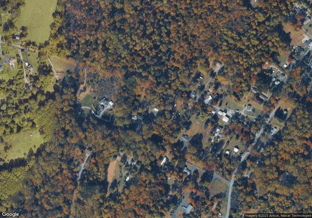 27 Robin Ln, Reading, PA 19606 - photo 1