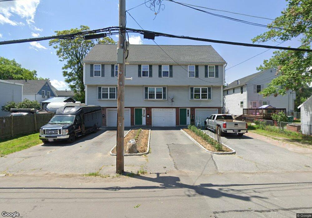 44 Coburn St unit 44, Lowell, MA 01850 - photo 1