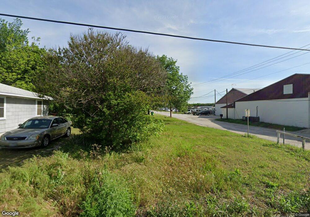 119 E Haight St, Gainesville, TX 76240 - photo 1