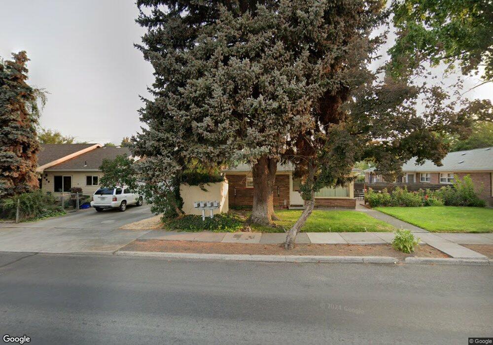 903 W 10th St, the Dalles, OR 97058 - photo 1