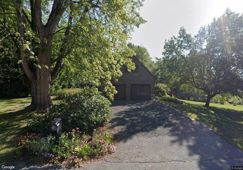 10 Hunters Hill Cir, Amherst, MA 01002 - photo 1