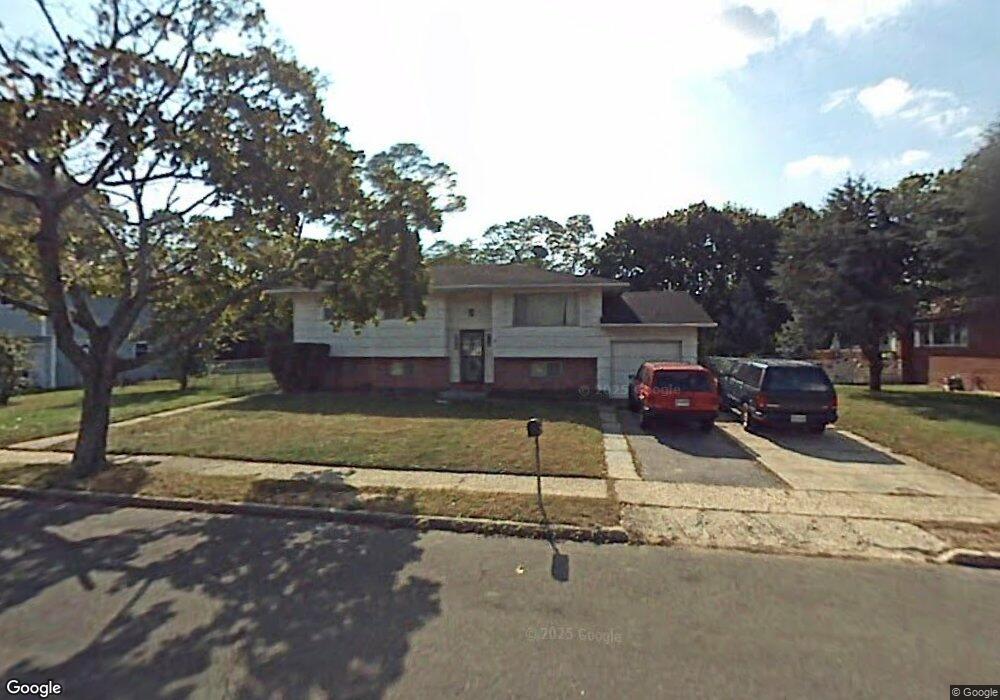 6 Russell Ct, Copiague, NY 11726 - photo 1