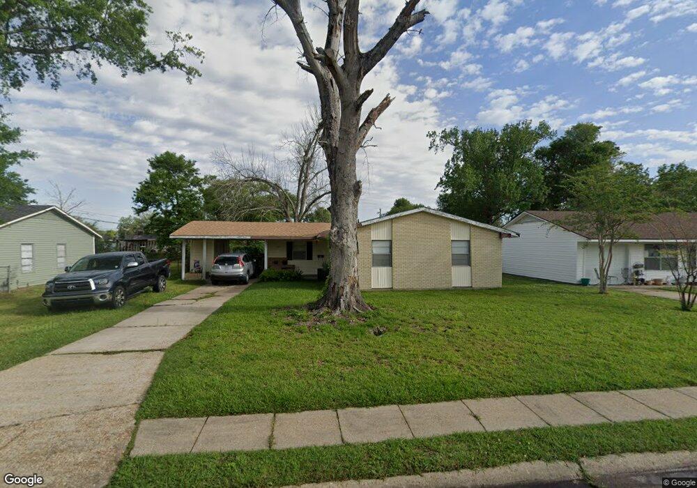 1305 Meadow Dr, Lake Charles, LA 70607 - photo 1