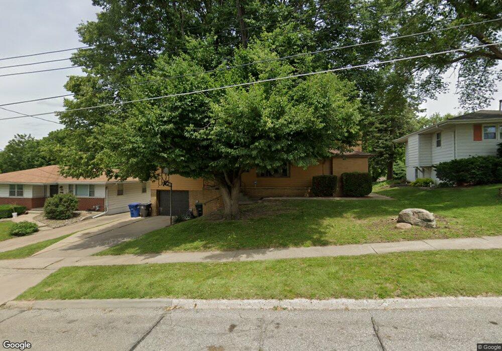 2438 Mansfield Dr, Des Moines, IA 50317 - photo 1