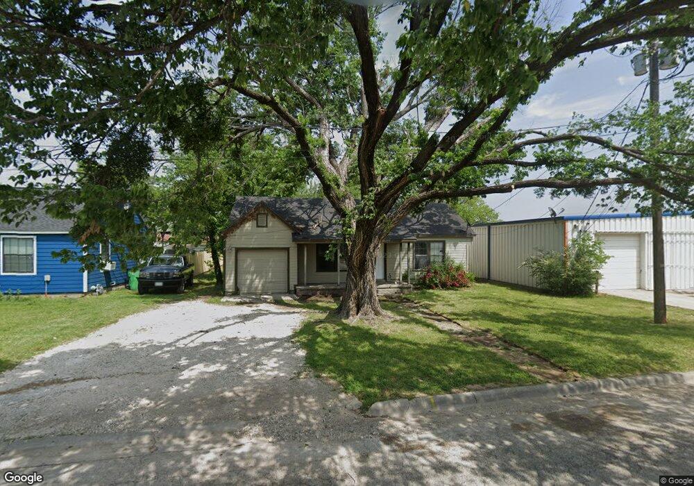 1702 Buck St, Gainesville, TX 76240 - photo 1