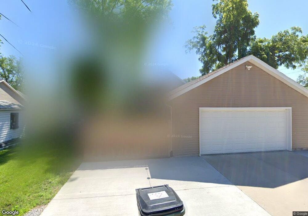 1006 8th St NW, Cedar Rapids, IA 52405 - photo 1