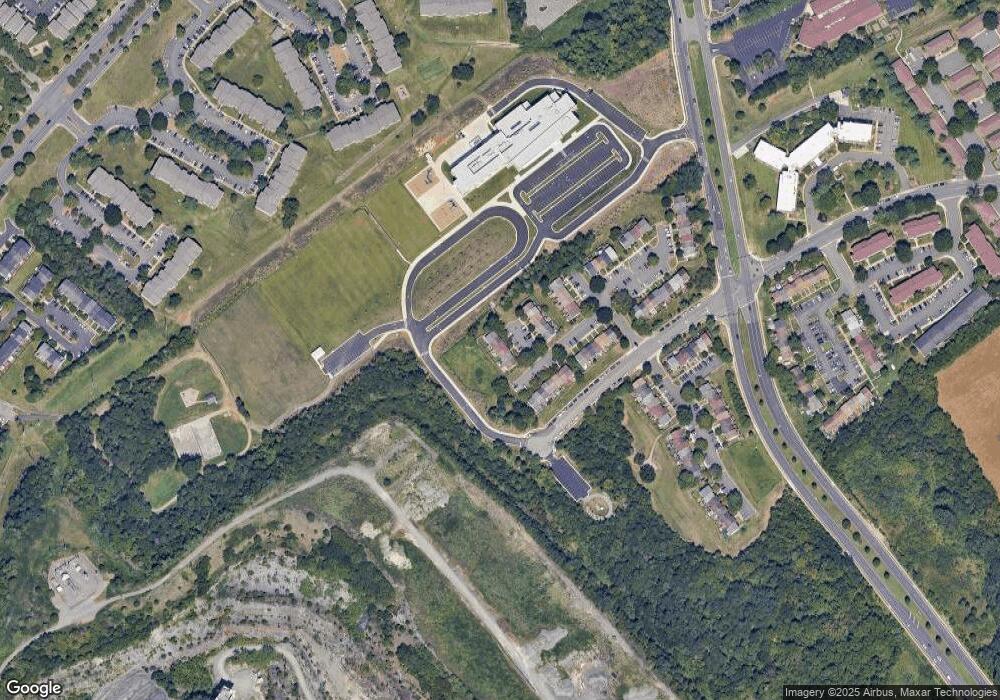 8234 Blue Ridge Ct, Manassas, VA 20109 - photo 1