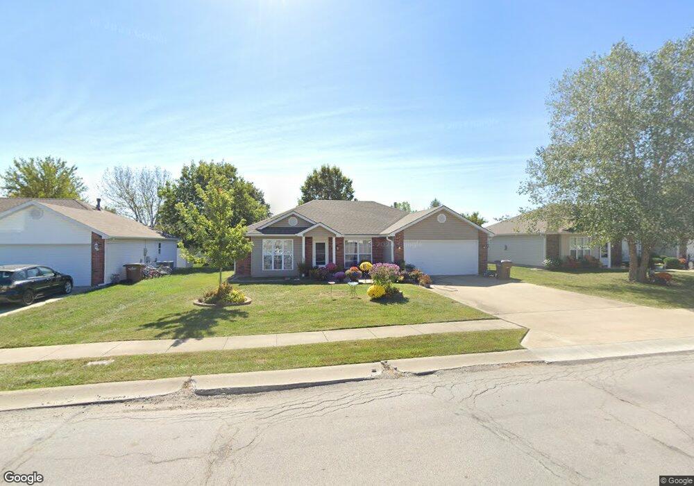 713 Country Ln, Raymore, MO 64083 - photo 1