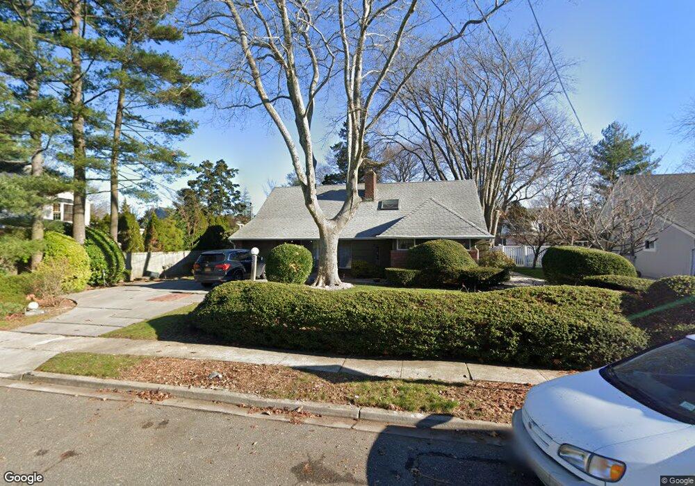 8 Arbor Ln, Merrick, NY 11566 - photo 1