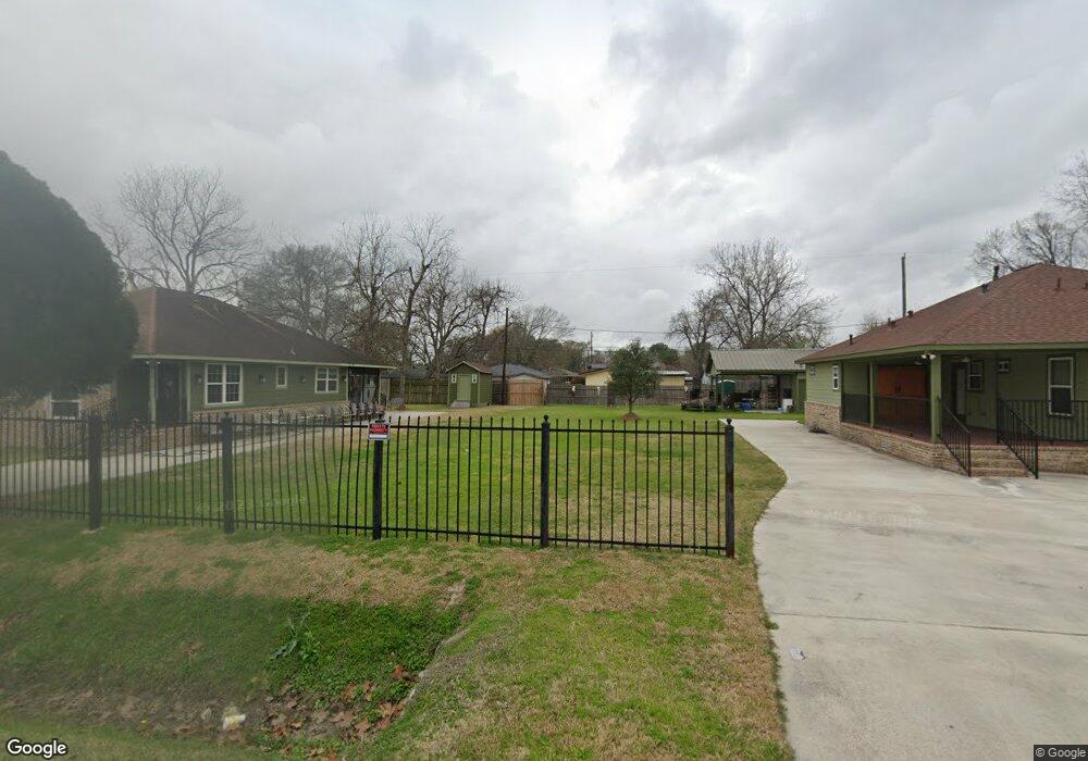 7721 Maxroy St, Houston, TX 77088 - photo 1